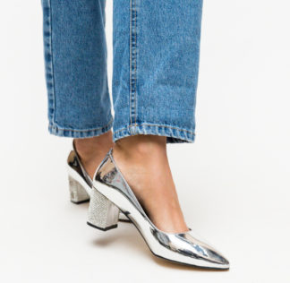 Pantofi eleganti argintii cu toc mic patrat de 6cm si varf ascutit Lella