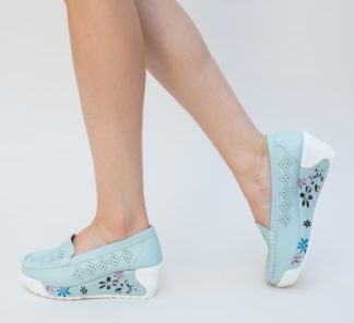 Pantofi slip-on bleu din piele naturala cu platforma si imprimeu floral de primavara Pepe