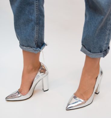 Comanda online Pantofi Dekor Argintii cu toc eleganti.