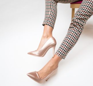 Comanda online Pantofi Ludosa Roz cu toc eleganti.
