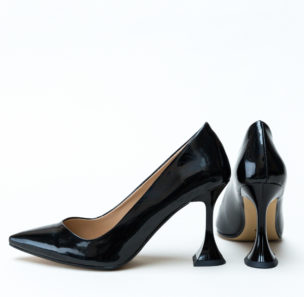 Comanda online Pantofi Piramin Negri cu toc eleganti.