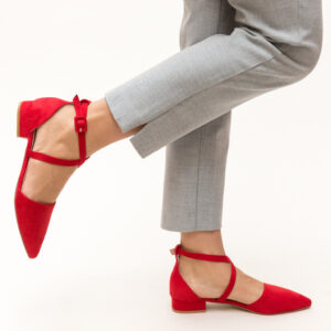 Pantofi de dama Amisha rosii superbi decupati lateral cu toc mic de 2.5cm echipati cu curelusa