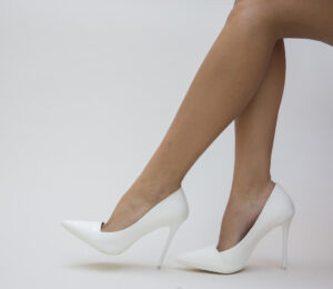 Pantofi trendy stiletto de ocazie Bandido albi ieftini cu toc de 11cm