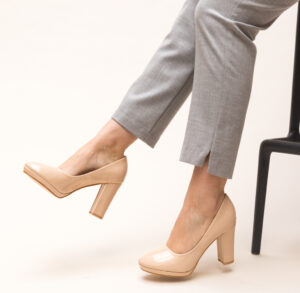 Pantofi Dezgo Nude ieftini online pentru dama