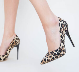 Pantofi ieftini stiletto de ocazie Fedosa decorati animal print leopard