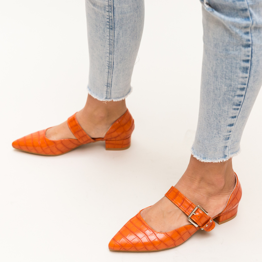 Pantofi office fara toc portocalii accesorizati cu o curelusa groasa cu catarama metalica Jakub